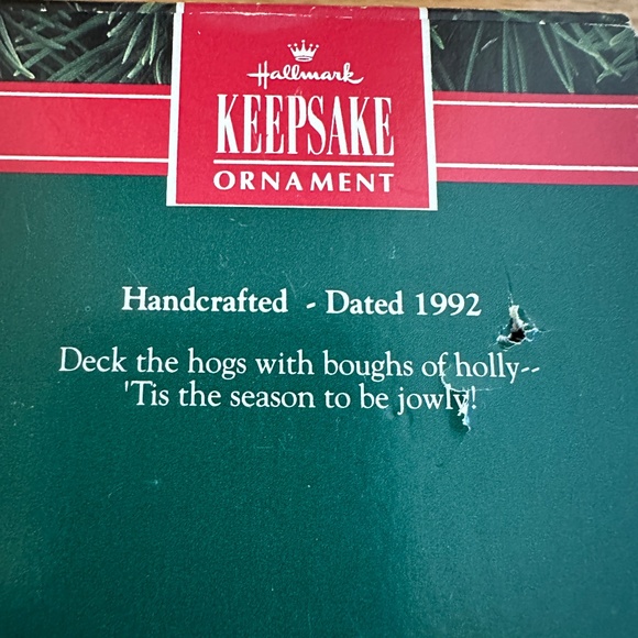 Hallmark 1992 Deck the Hogs with Boughs of Holly Ornament - Picture 11 of 16